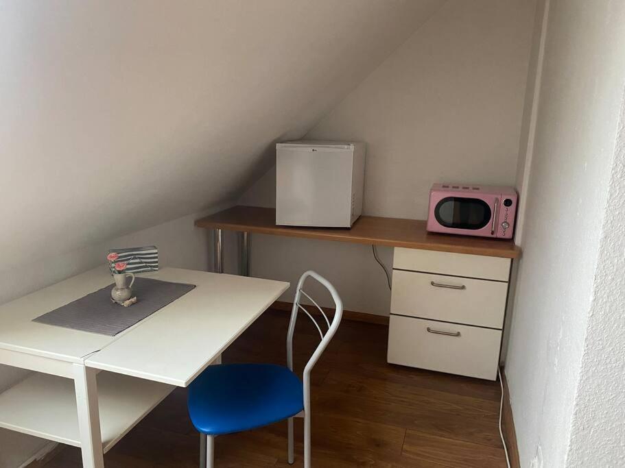 Ruhige Dachgeschosswohnung Seelze Bagian luar foto
