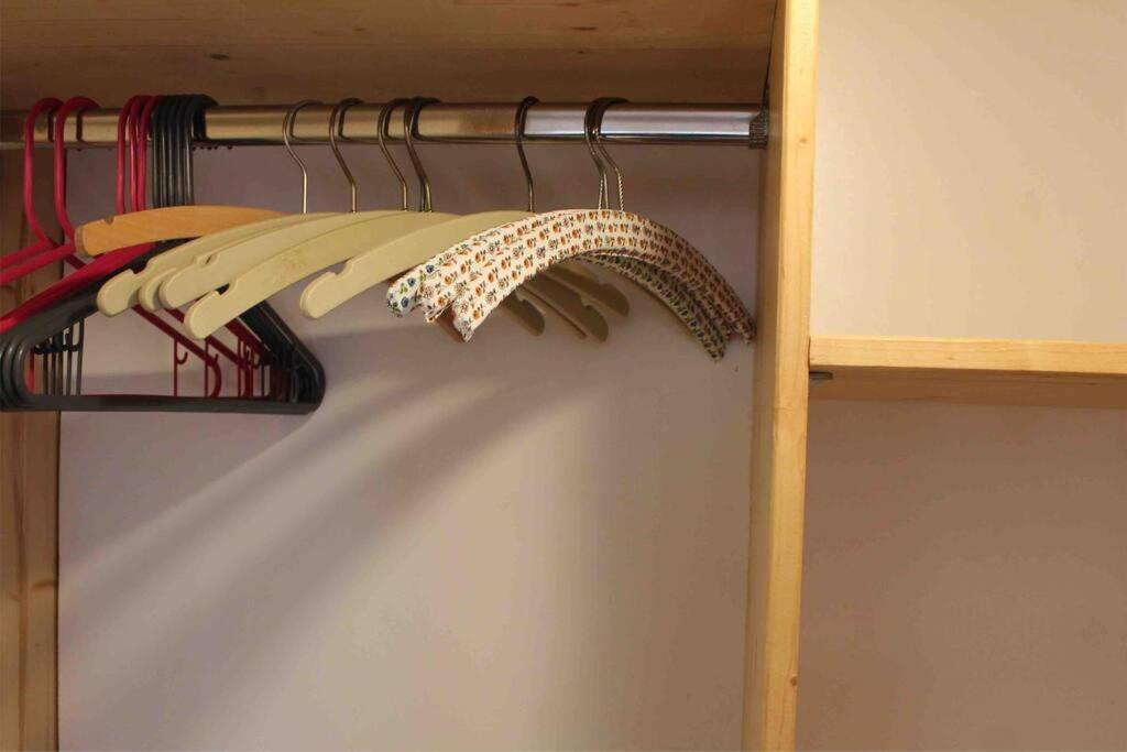 Ruhige Dachgeschosswohnung Seelze Bagian luar foto