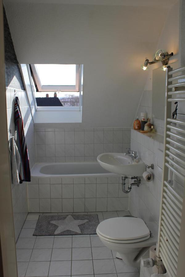Ruhige Dachgeschosswohnung Seelze Bagian luar foto