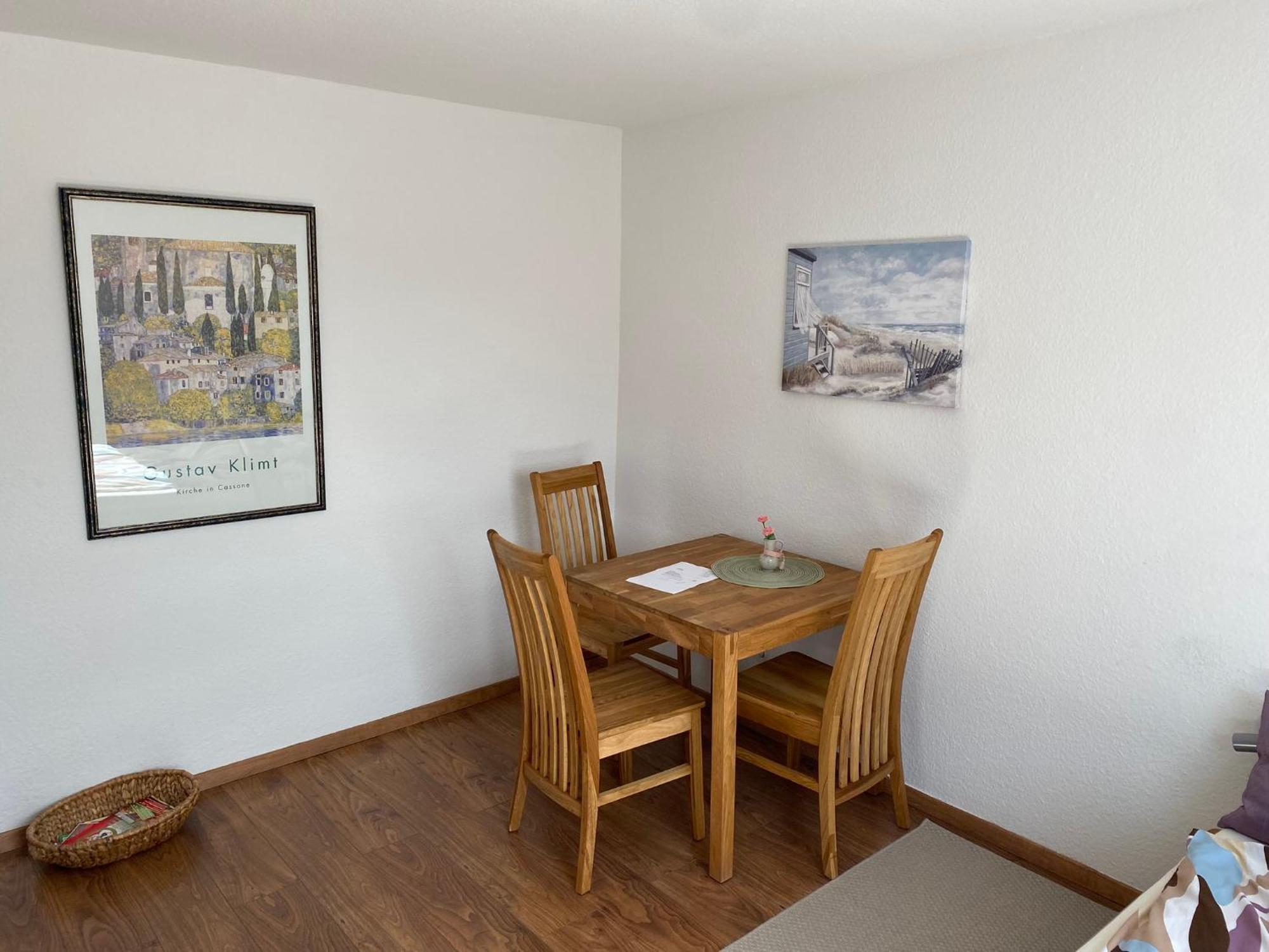 Ruhige Dachgeschosswohnung Seelze Bagian luar foto